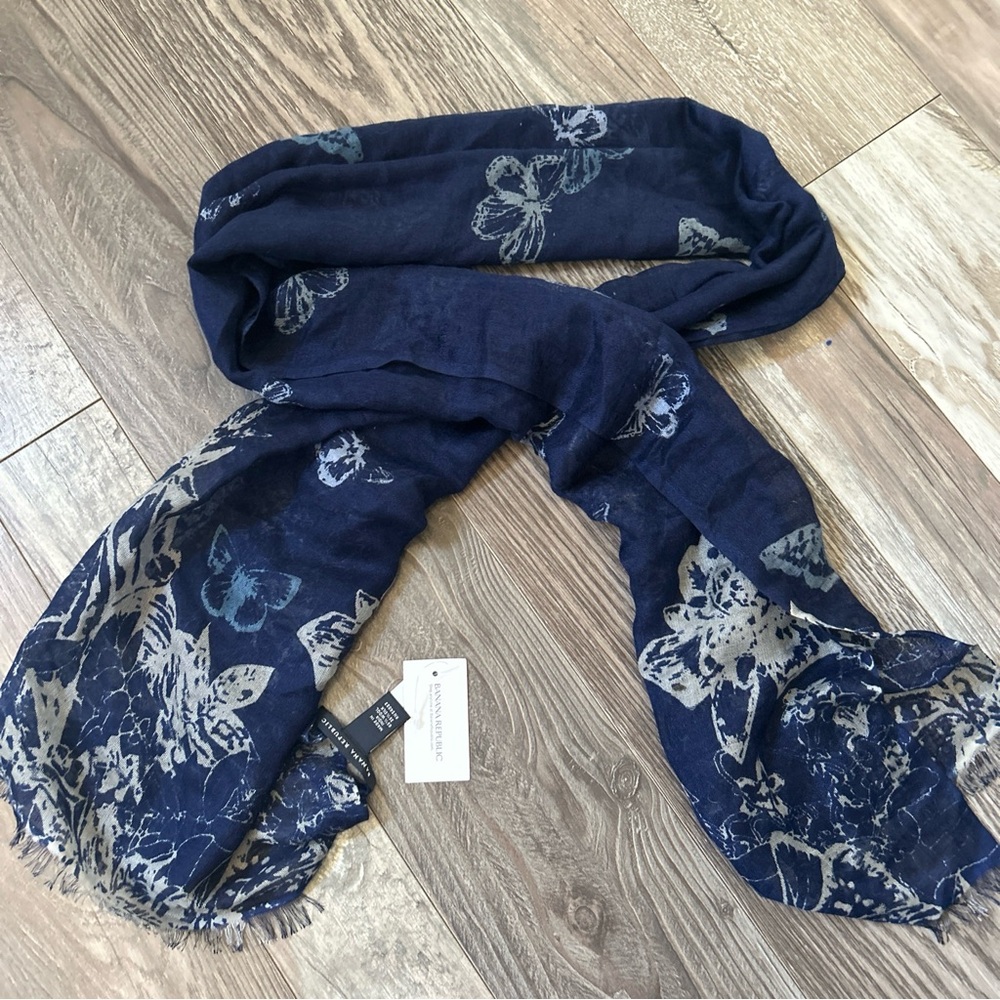 Banana Republic Blue butterfly scarf Silk/Wool blend NWT